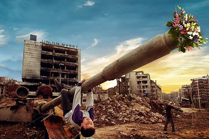 "Tenk Boy & Flowers" is an expression by a local artist, shedding light on the ongoing propaganda efforts that seek to undermine the gravity of the crimes against the people of Sarajevo. 